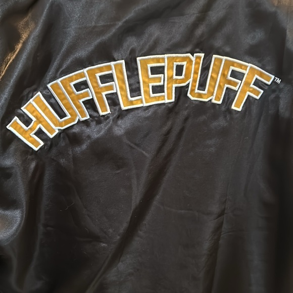 Hufflepuff Harry Potter small letterman’s jacket - Picture 4 of 4